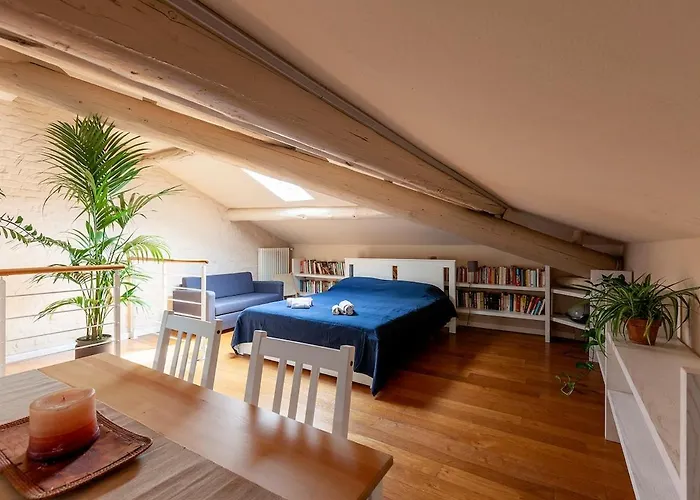 Romantica Mansarda Con Terrazzino Sui Tetti Di Apartment *